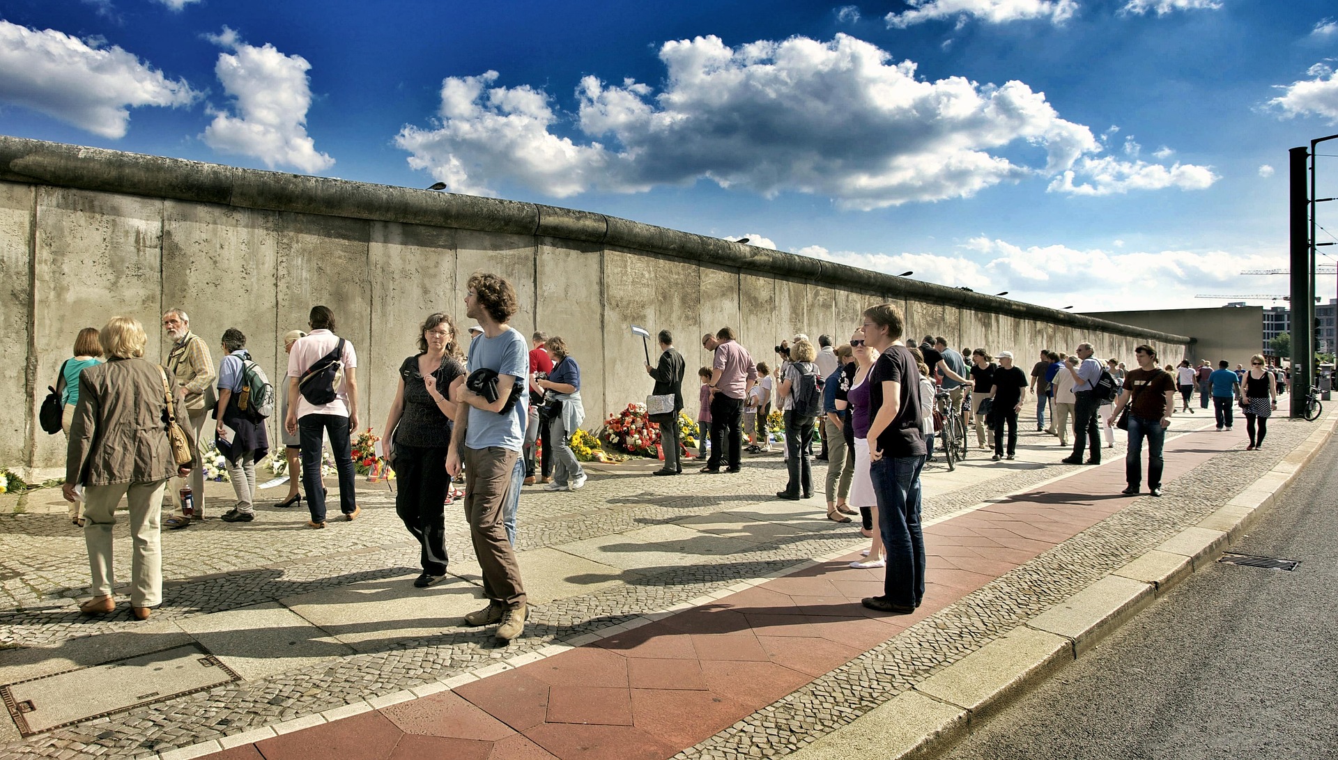 berlin-wall-people
