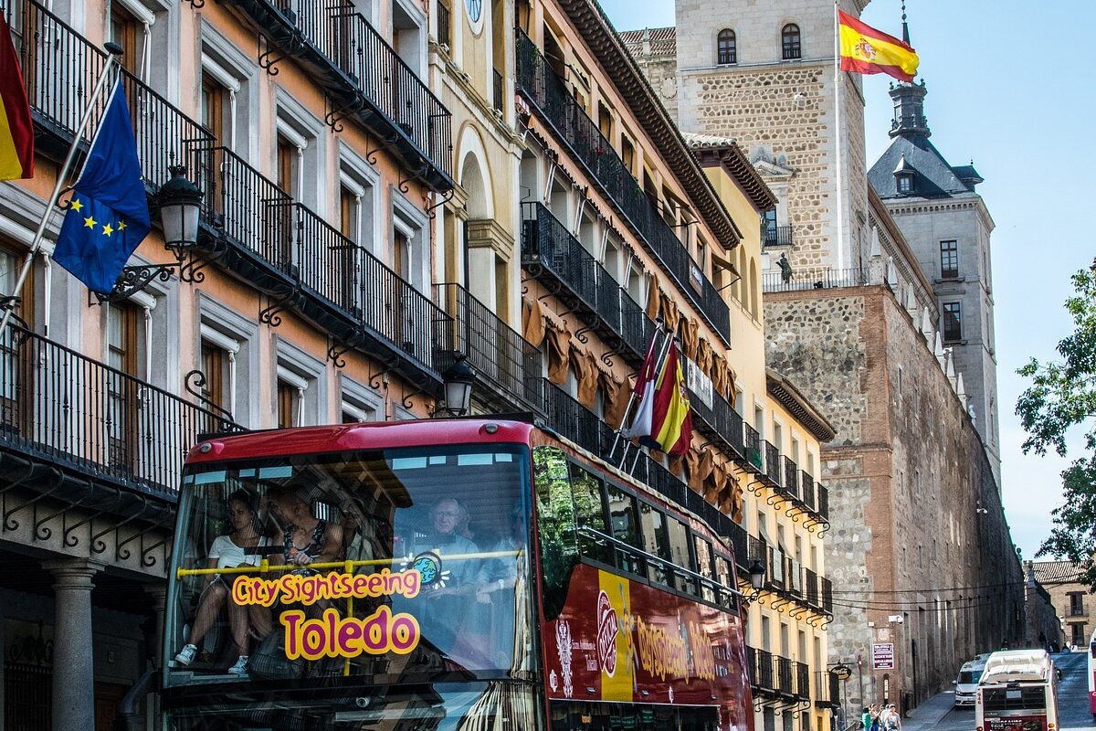 sightseeing-bus