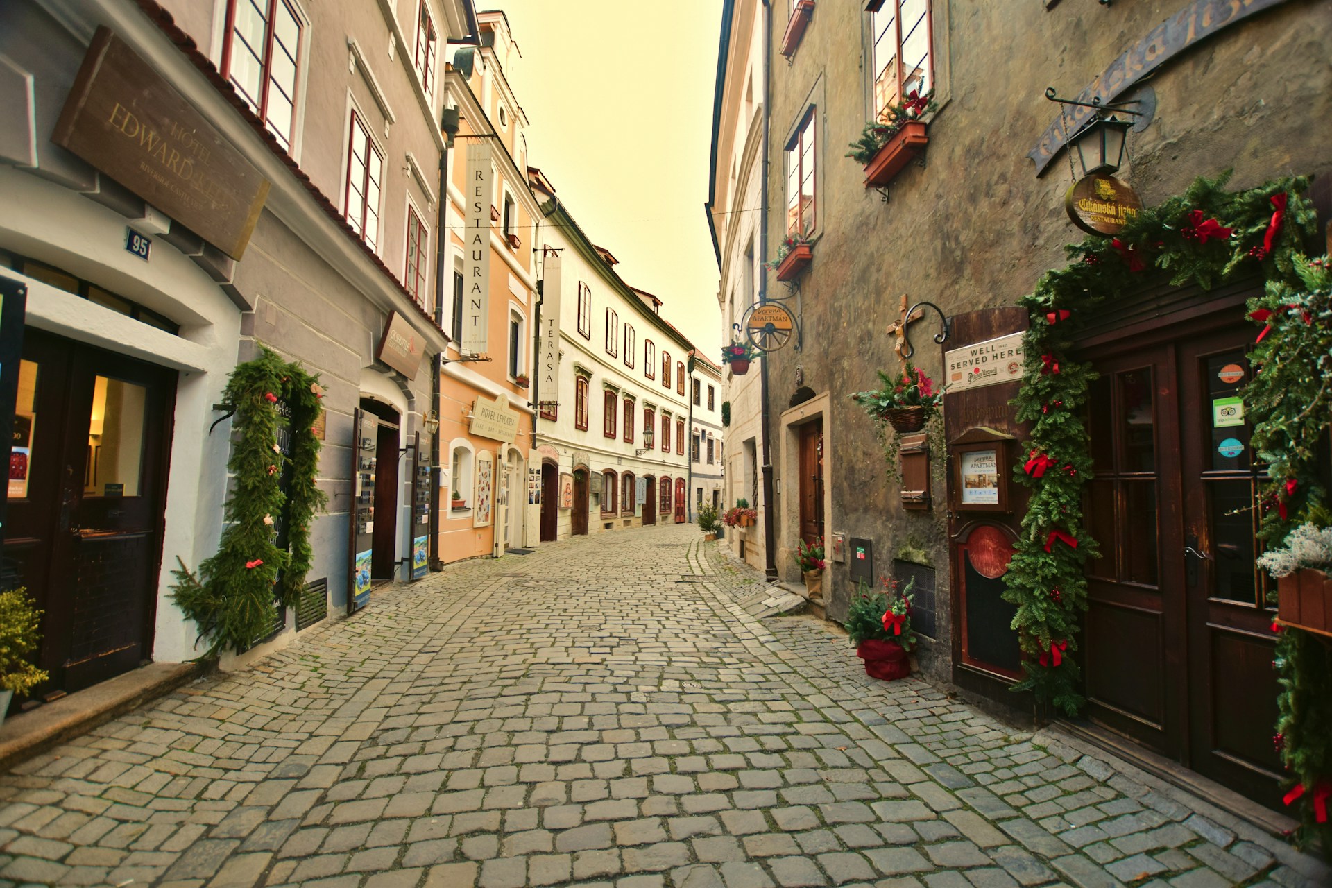 cesky-krumlov-street