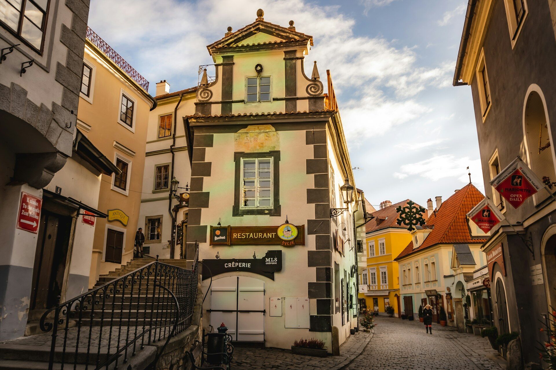cesky-krumlov-walking