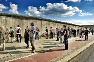 berlin-wall-people