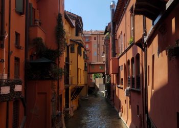 bologna-canal