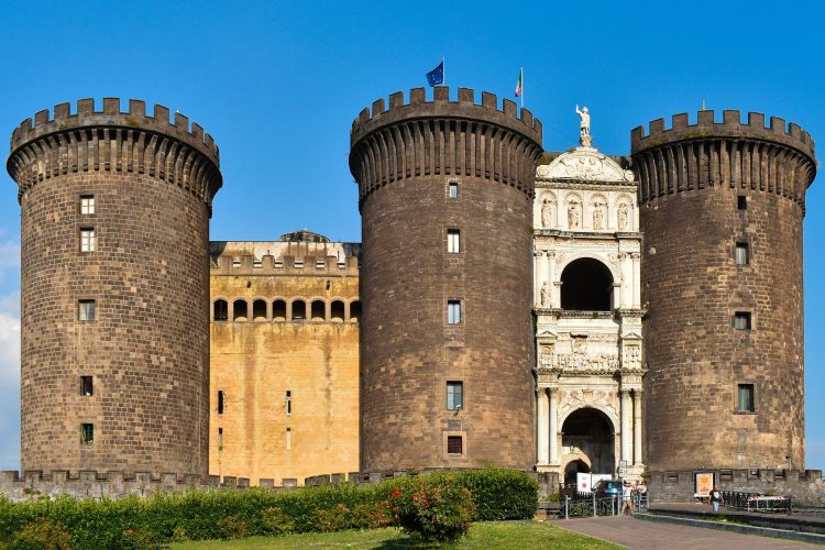 castle-nuovo