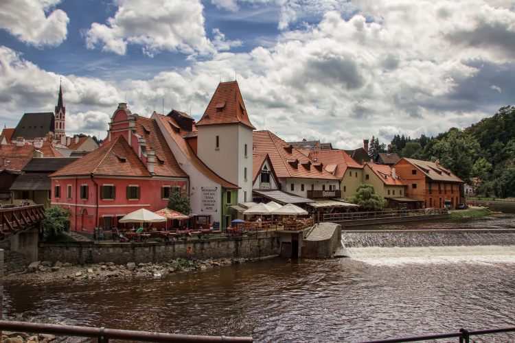 cesky-krumlov-river