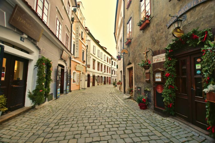 cesky-krumlov-street