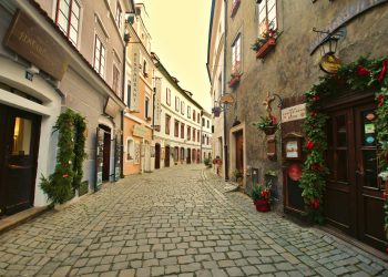 cesky-krumlov-street