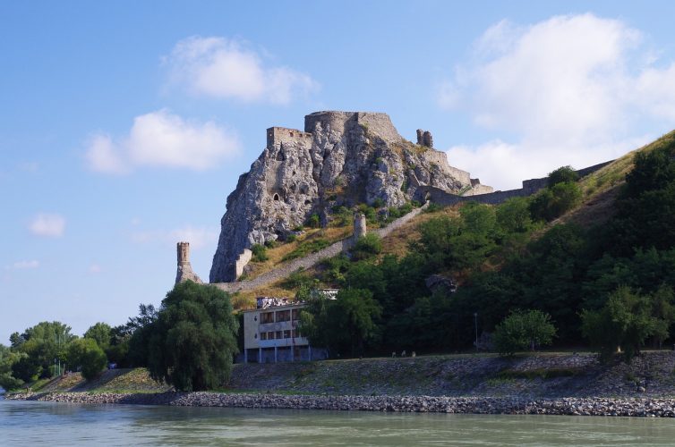 devin-castle-view