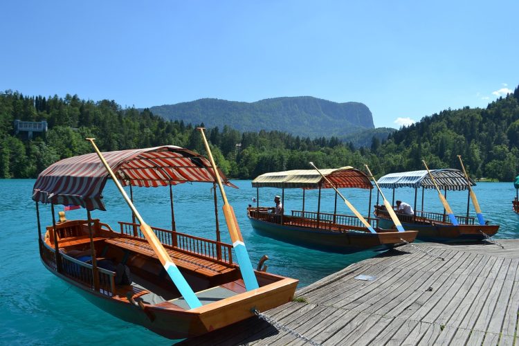 lake-bled-row-boat