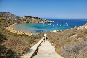 malta-beach-walk