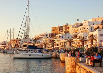 naxos-town-port