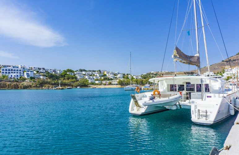 paros-boat