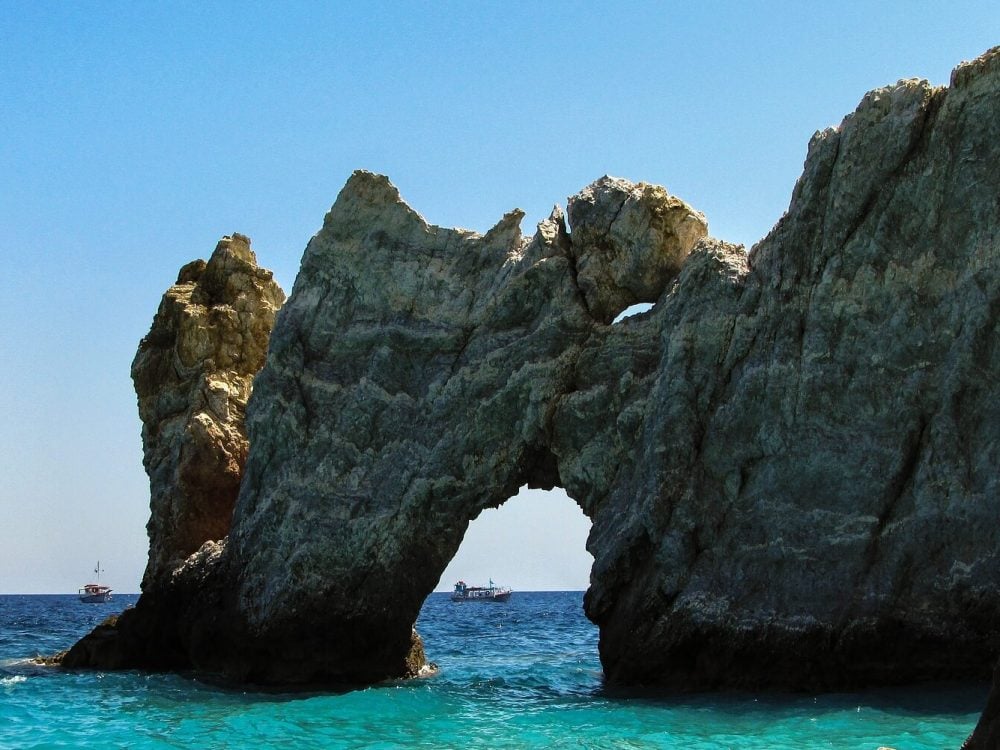 skiathos-sea-caves