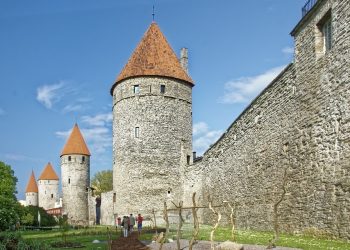 tallinn-city-walls